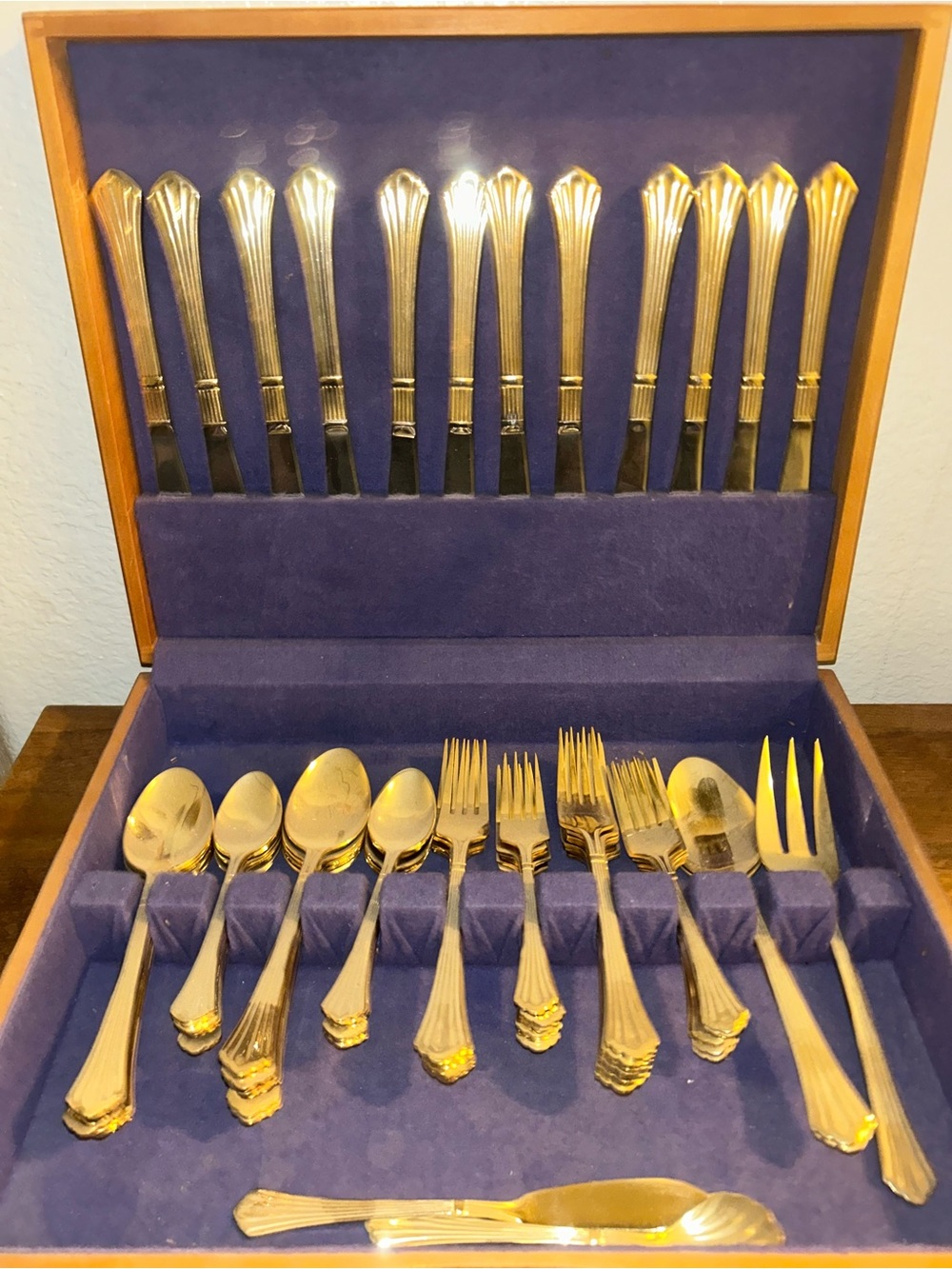 Vintage Gold-Tone Flatware Set - Elegant Home Dining Cutlery